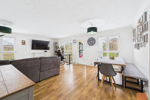 8 Penwinnick Parc, St Agnes, TR5 0UQ