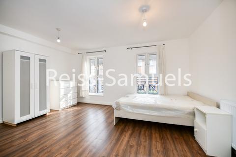 6 bedroom house to rent, Ambassador Square, Canary Wharf, London E14