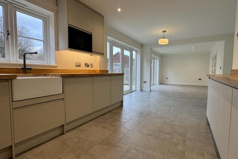 5 bedroom detached house to rent, Tetchill, Nr Ellesmere.