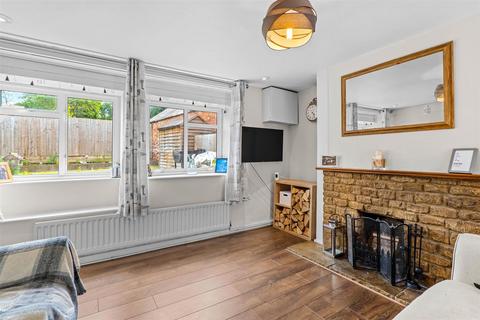 2 bedroom cottage for sale, Main Street, North Newington OX15