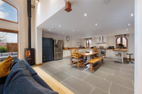 3 bedroom barn conversion for sale, Kineton Road, Gaydon CV35