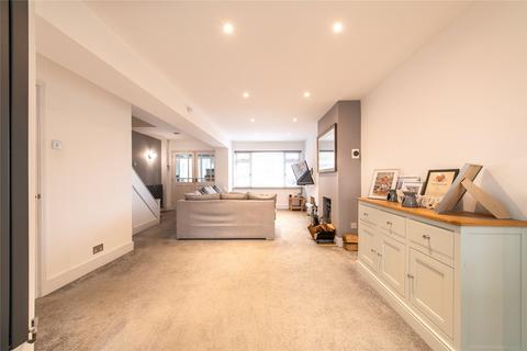 17 Whinfell Way, Gravesend, DA12 4RX