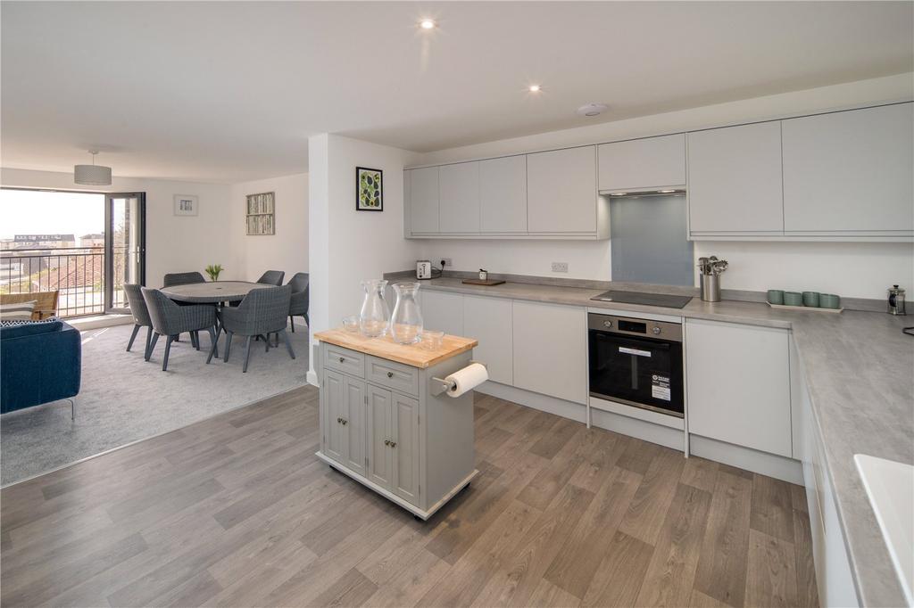 Show Apartment