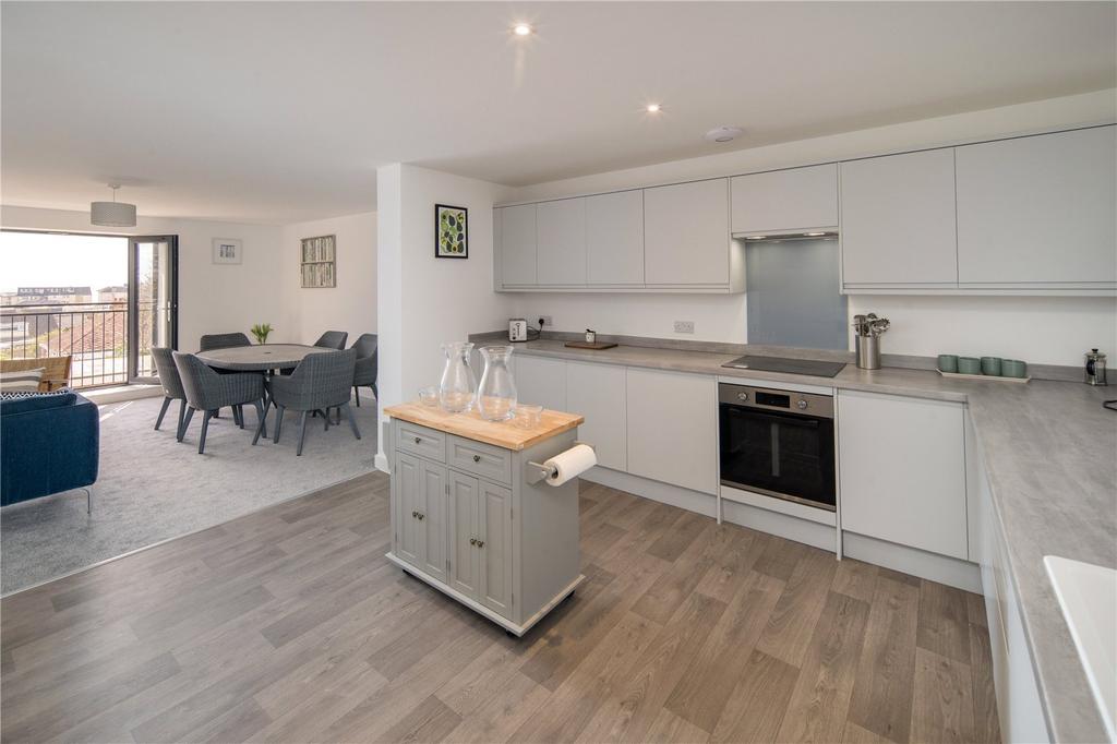 Show Apartment