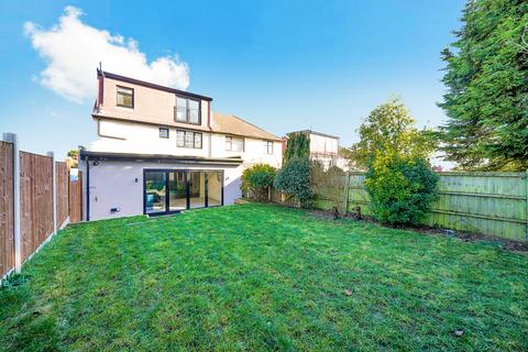 4 bedroom terraced house for sale, Montfort Gardens, Ilford IG6