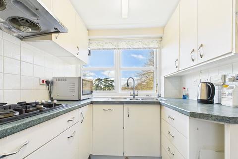 2 bedroom apartment for sale, Lymington Road, Highcliffe, Christchurch, Dorset, BH23