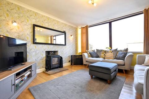 4 bedroom detached house for sale, The Town, Dewsbury, West Yorkshire