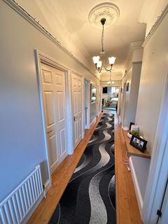 4 bedroom bungalow for sale, Beverley Avenue, Canvey Island