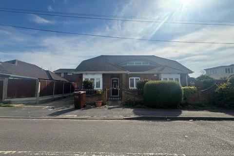 4 bedroom bungalow for sale, Beverley Avenue, Canvey Island