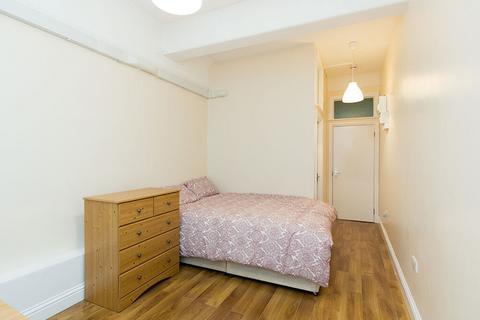 House share to rent, Cricklewood Broadway, Flat 8a, London NW2