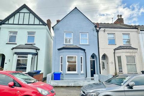 2 bedroom semi-detached house to rent, Lisburn Road, Newmarket