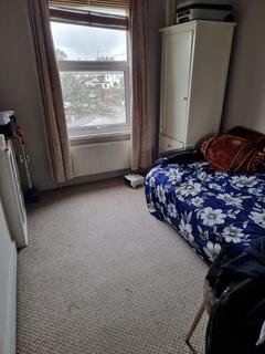 2 bedroom house share to rent, London SW19