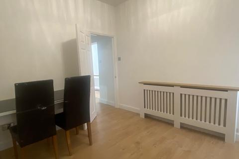 2 bedroom flat to rent, Thornton Heath CR7