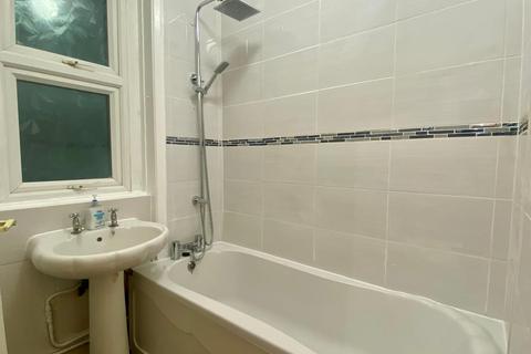 2 bedroom flat to rent, Thornton Heath CR7