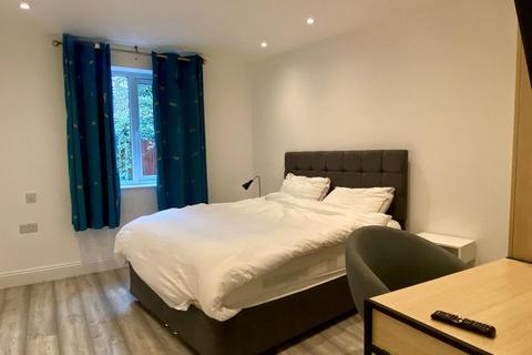 1 bedroom flat to rent, London SW15