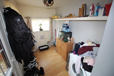 2 bedroom end of terrace house for sale, Thornfield Terrace, Greater Manchester OL6