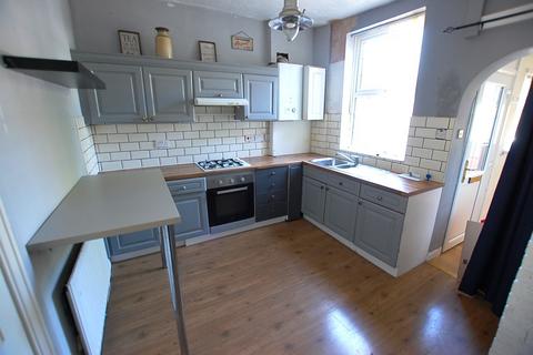 2 bedroom end of terrace house for sale, Thornfield Terrace, Greater Manchester OL6