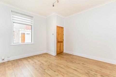 2 bedroom terraced house to rent, Brown Street, Preston PR5