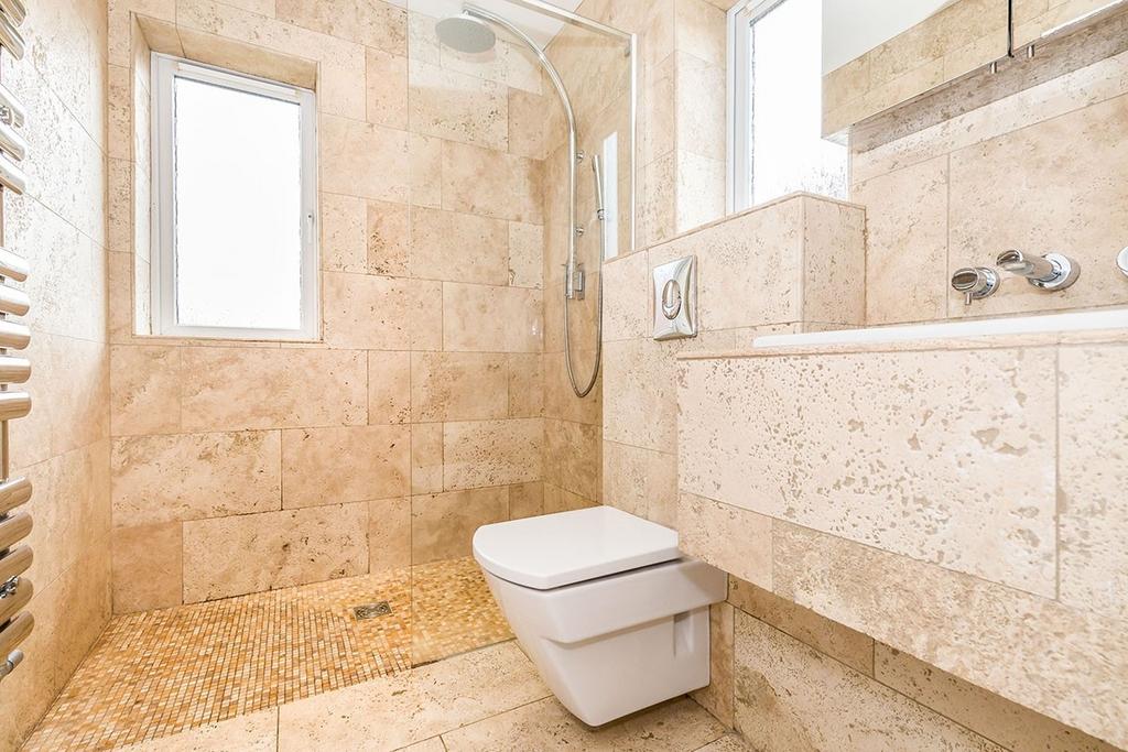 En-suite Shower/WC