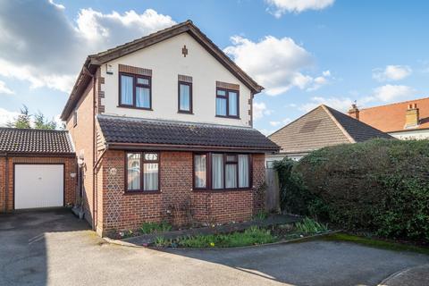 4 bedroom detached house for sale, Kingston Road, Surrey KT19