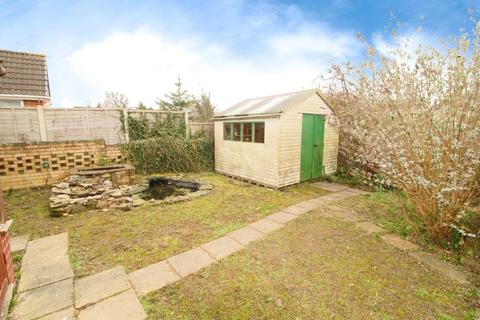 2 bedroom bungalow to rent, Montague Crescent, Leeds LS25