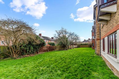 2 bedroom apartment for sale, Birchwood Close, Morden SM4