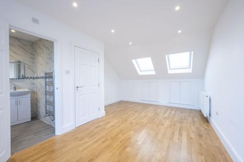 4 bedroom terraced house to rent, Chase Side Avenue, Wimbledon SW20