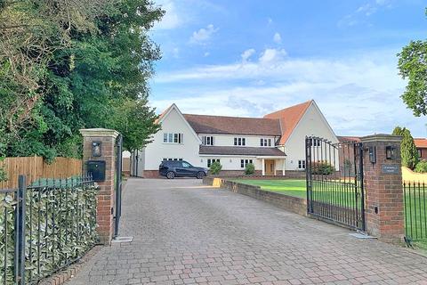 5 bedroom detached house to rent, Chelmsford Road, Bishop's Stortford CM22