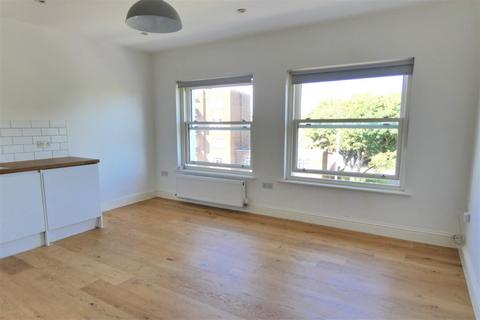 2 bedroom apartment to rent, Trinity Crescent, Kent CT20