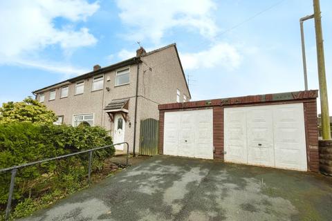 3 bedroom semi-detached house to rent, Broadley Crescent, West Yorkshire HX2