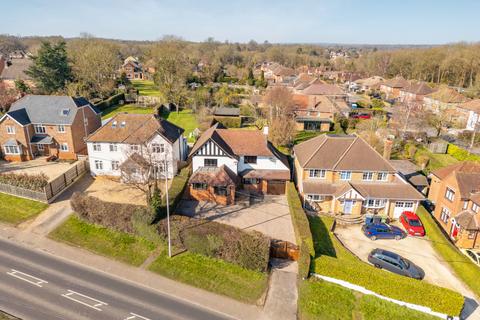 4 bedroom detached house for sale, Amersham Road, High Wycombe HP15