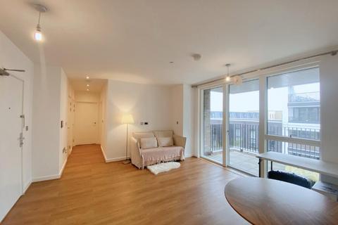 3 bedroom apartment to rent, Madison Way, London E20