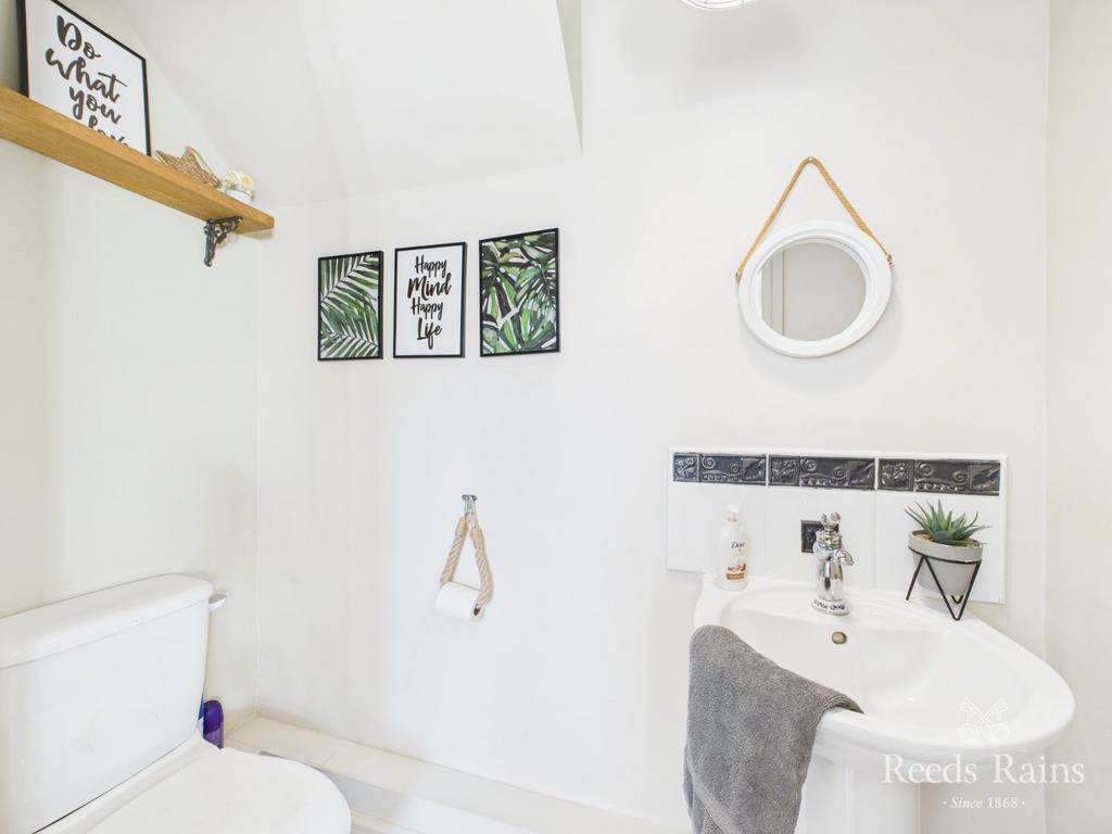 Cloakroom/Wc