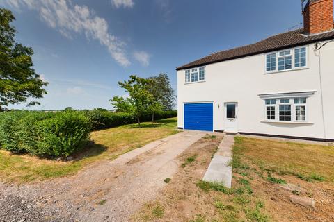 3 bedroom semi-detached house to rent, Hunningham Road, Leamington Spa CV33