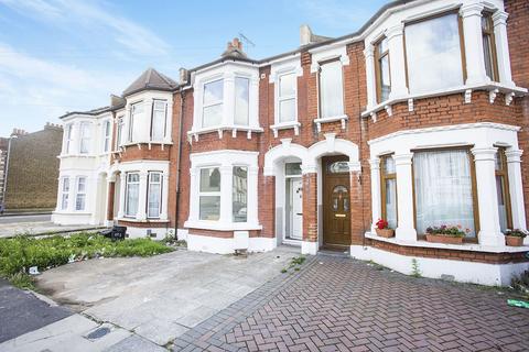 Property to rent, Kingston Road, Essex IG1