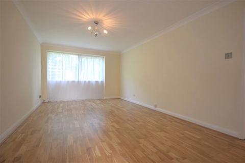 2 bedroom flat to rent, Chenies Court, Woodhall Farm, Hemel Hempstead