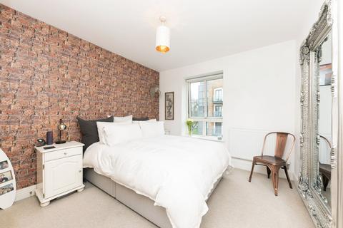 1 bedroom flat to rent, Apsley House, SW15