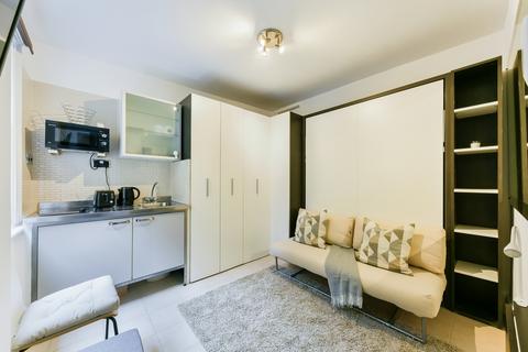 Studio to rent, Courtfield Gardens, SW5