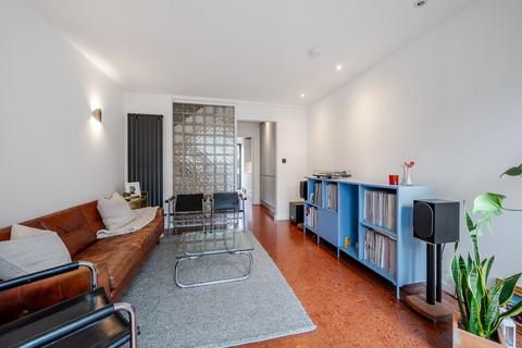 4 bedroom end of terrace house for sale, Stow Crescent, London