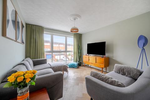4 bedroom end of terrace house for sale, Stow Crescent, London