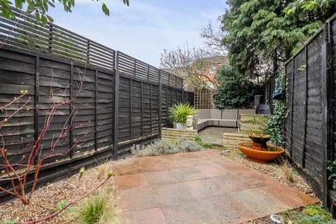 43 Stow Crescent, London, E17 5EG