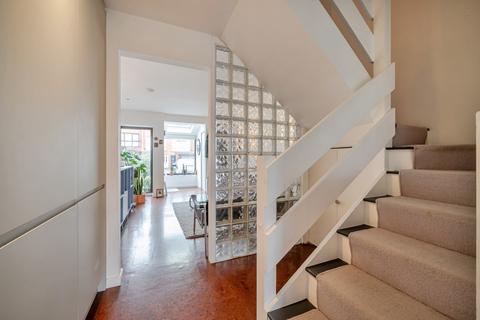 43 Stow Crescent, London, E17 5EG