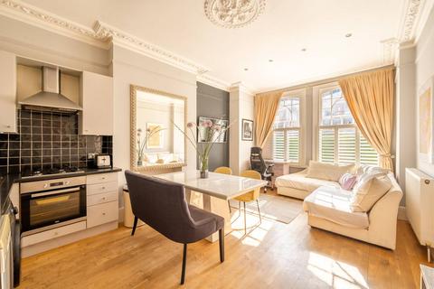 2 bedroom flat for sale, Crockerton Road, Wandsworth Common, London, SW17