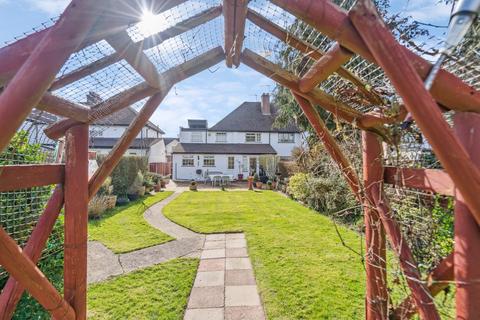 35 Bathurst Walk, Iver, SL0 9EE