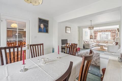 35 Bathurst Walk, Iver, SL0 9EE