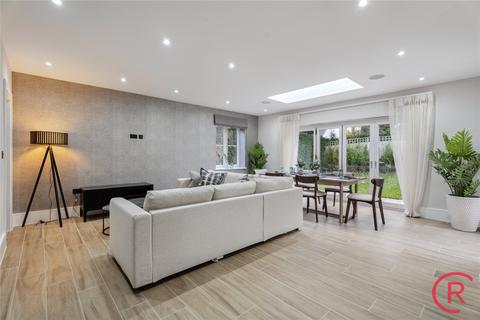 5 bedroom detached house for sale, Heythrop Drive, Ickenham, Uxbridge, Middlesex, UB10