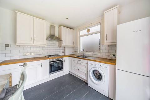 2 bedroom maisonette to rent, Woodbury Street, Tooting Broadway, London, SW17