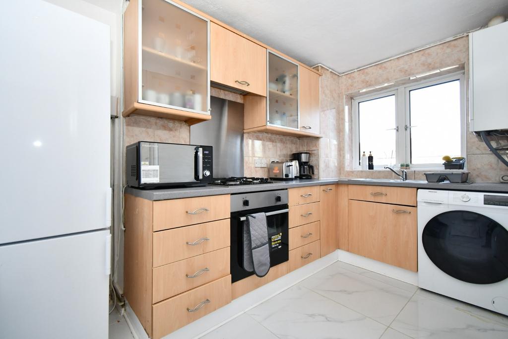 Apartment in London, Maryland - View 3
