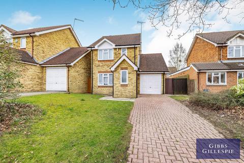 3 bedroom detached house to rent, Tolcarne Drive, Pinner, HA5