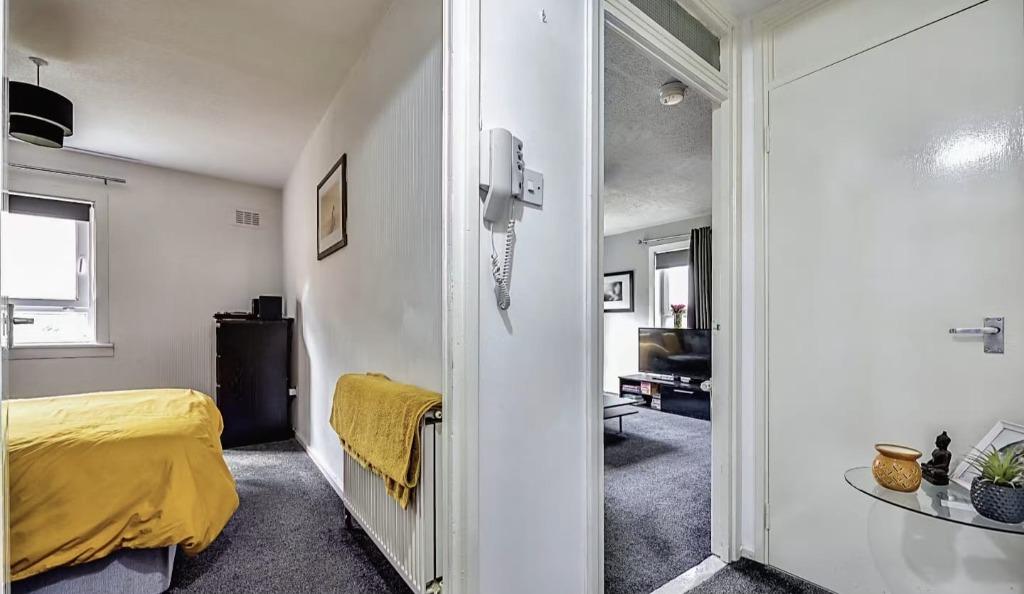 Apartment in Glasgow - View 2